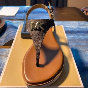 New with Box MIcheal Kors Jilly Flat Sandals.